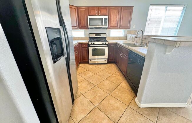 BEAUTIFUL 3 BEDROOM HOME IN SOUTHERN HIGHLANDS!!!