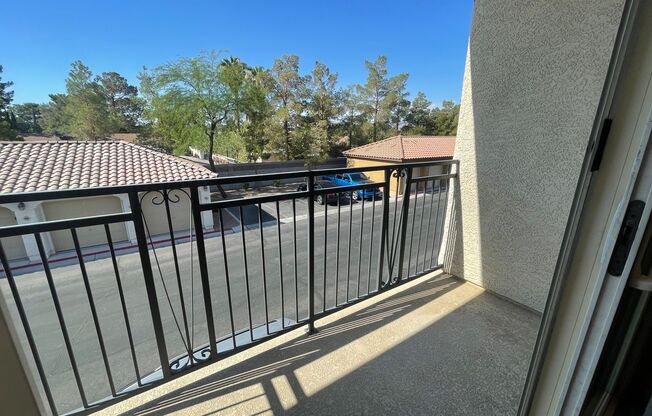 Delightful 2 Bedroom 2 Bathroom Townhouse!