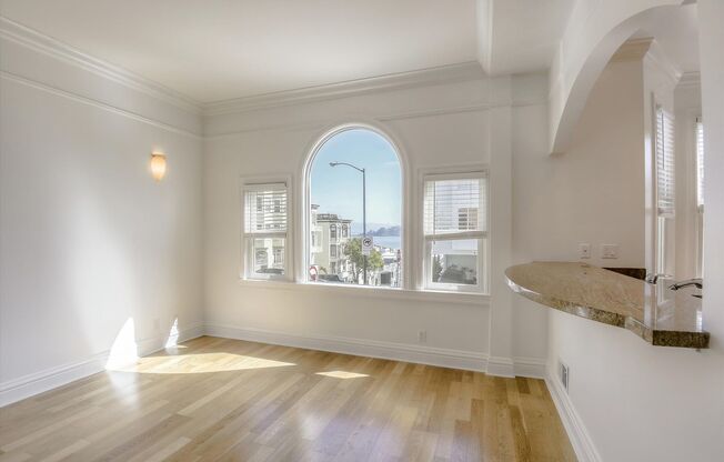 1065 Montgomery Street (1012r)