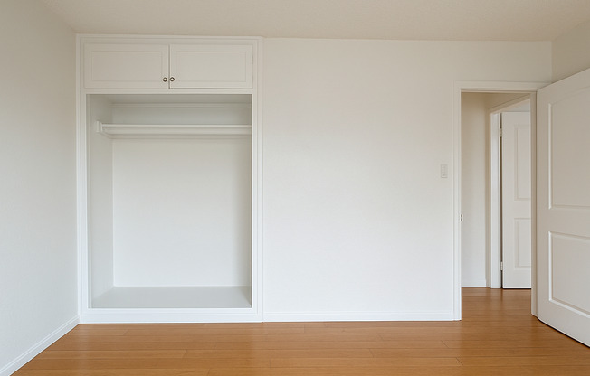 2 beds, 1 bath, $2,250, Unit Unit #5