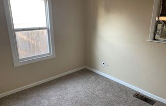 2 beds, 1 bath, $1,000