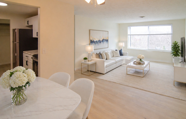 2 beds, 1 bath, $1,095, Unit 5465-26