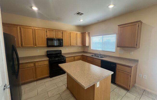4 bedroom!  excellent community