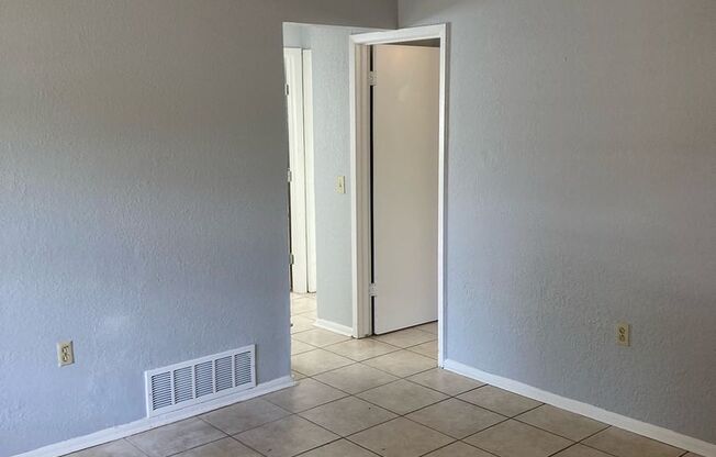 ZERO APPLICATION FEE FOR THIS 4BR/2BA NORTHEAST HOME