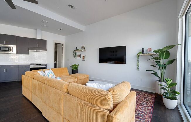 1 bed, 1 bath, $1,749, Unit 512