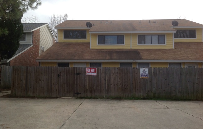 Beautiful Clean 3 bedroom, 2 Full Baths townhouse