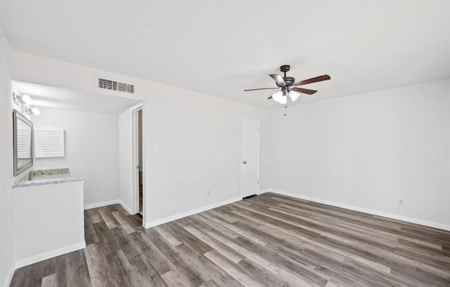 2215 OVERBROOK DR