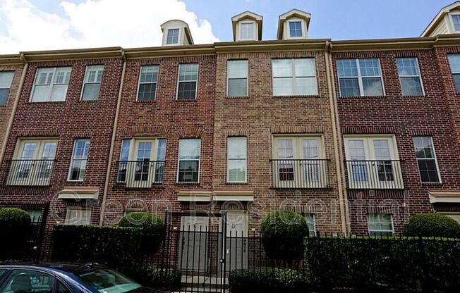 1913 Gillette St