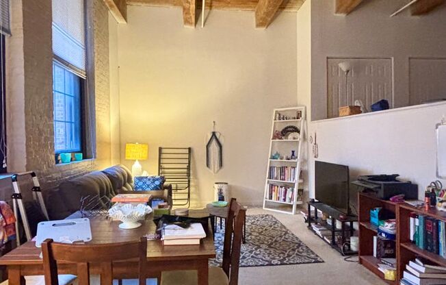 1 bed, 1 bath, 600 sqft, $1,649, Unit 325