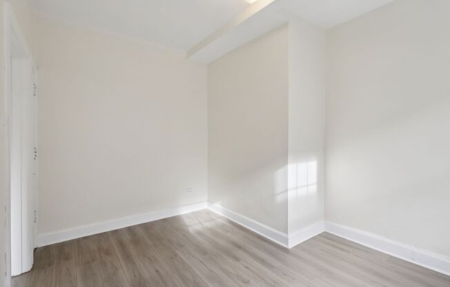 1 bed, 1 bath, 610 sqft, $1,330, Unit Bayard Manor 211