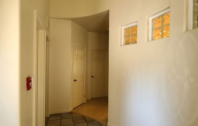 Super cute 4/2 bathroom with Patio, Wonderful N/W call our office 6613981200.