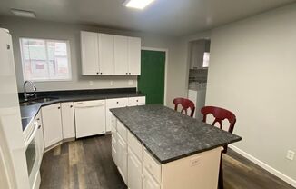 2 beds, 1 bath, $1,400