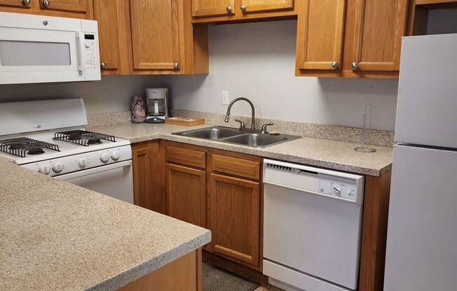 1 bed, 1 bath, 575 sqft, $1,110, Unit 12