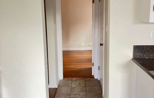 1 bed, 1 bath, $1,799, Unit 402