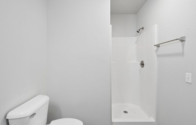 3 beds, 2 baths, 1,312 sqft, $1,975, Unit 207