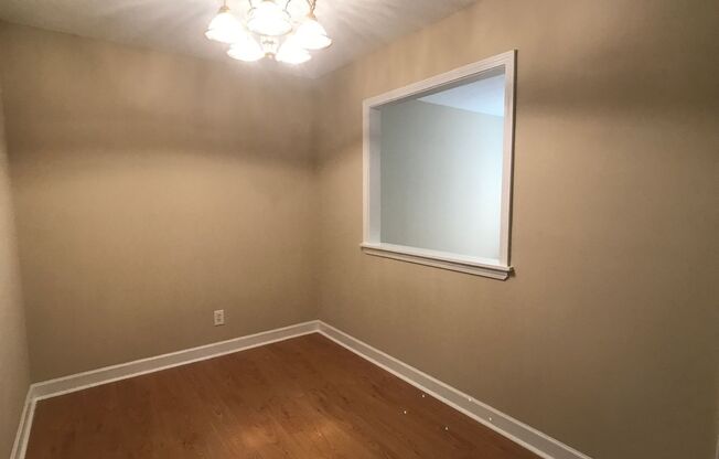 3 beds, 1.5 baths, 1,200 sqft, $1,495