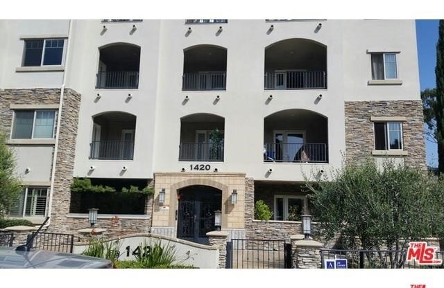 3 beds, 2 baths, 1,720 sqft, $4,700, Unit 105