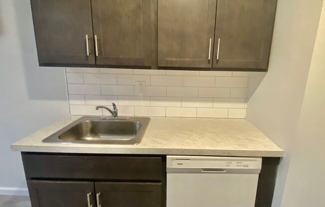 1 bed, 1 bath, 600 sqft, $1,425, Unit A - 31