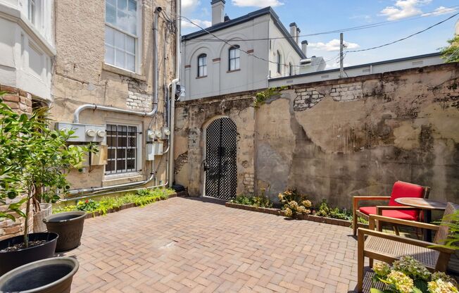 113 W Gaston Street