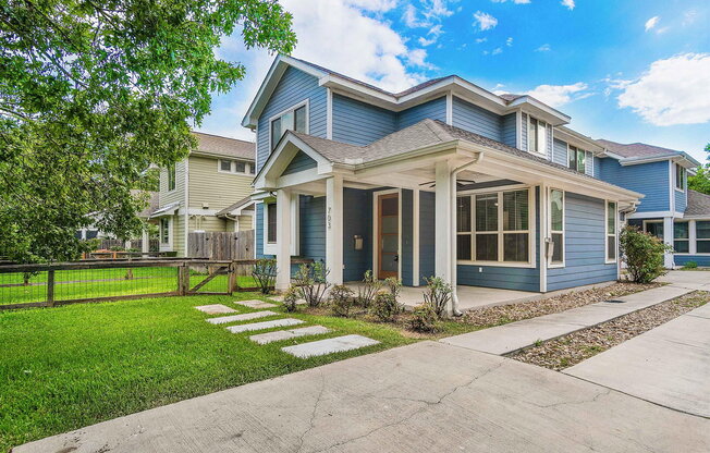 703 E 49 ST