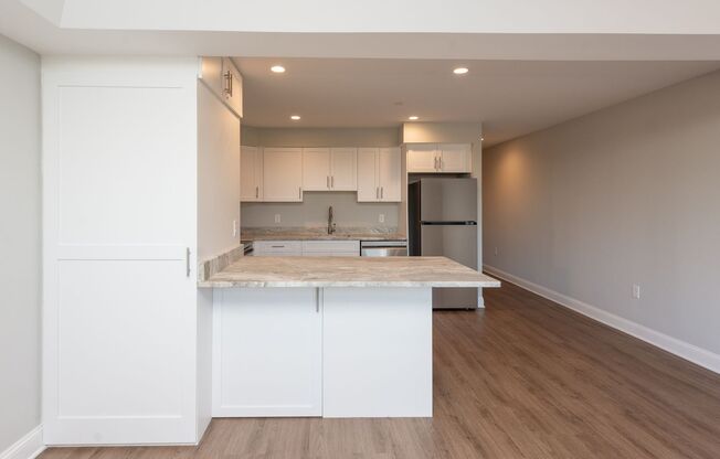 1 bed, 1 bath, 540 sqft, $1,900, Unit 202G