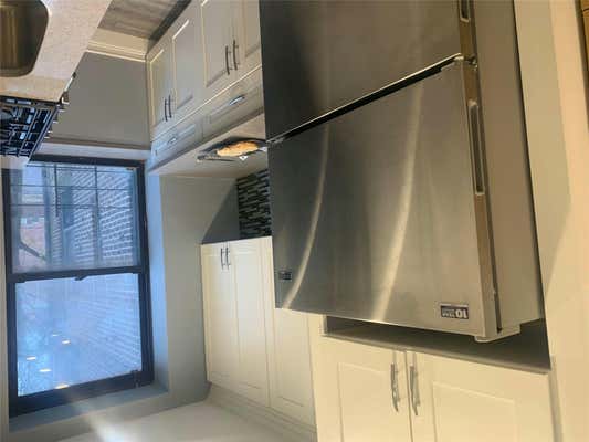 1 bed, 1 bath, 750 sqft, $2,300