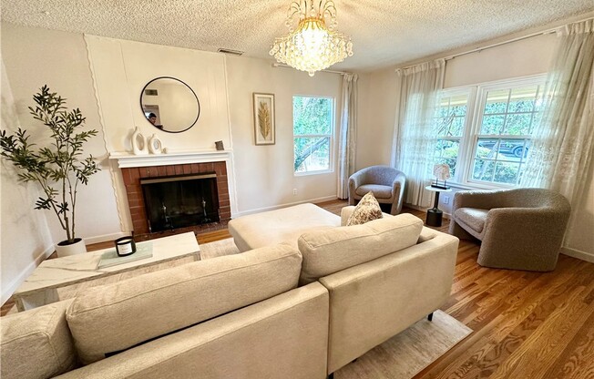 6 beds, 4 baths, 3,146 sqft, $4,800