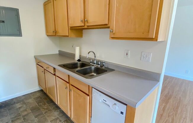 2 beds, 1 bath, 713 sqft, $2,095, Unit 302