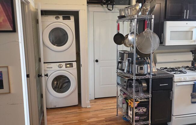 1 bed, 1 bath, 550 sqft, $1,650, Unit 4732-3B