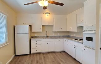 2 beds, 1 bath, $2,495, Unit 4