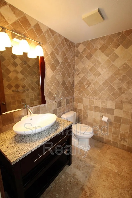 3694 BERWICK DR