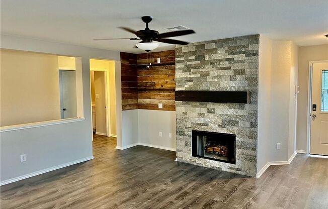 Fantastic Home in Lakeside Subdivision