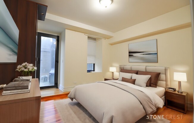 521 W 122 ST