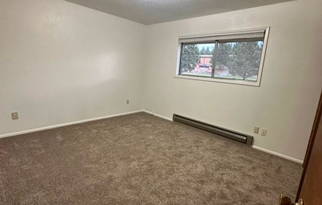 2 beds, 1 bath, $1,050