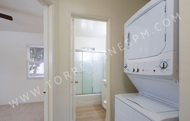 3 beds, 1 bath, $3,995, Unit 1228