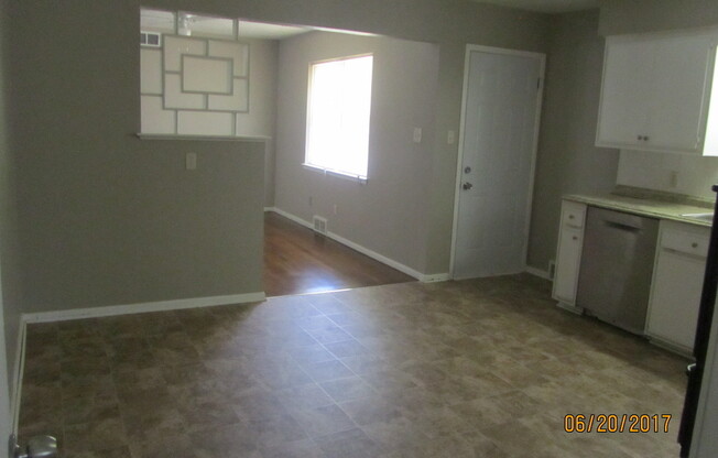 3 beds, 2 baths, $1,750