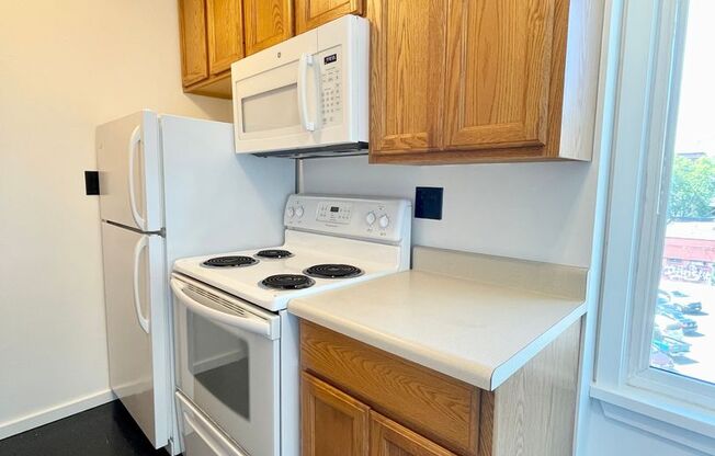 2 beds, 1 bath, 600 sqft, $1,895, Unit 401