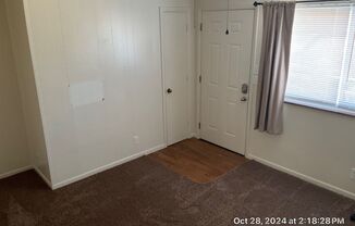 2 beds, 1 bath, 700 sqft, $1,100, Unit 01440-20