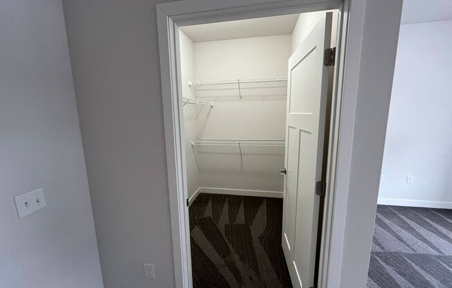 3 beds, 3.5 baths, 2,139 sqft, $2,415, Unit Lime 319