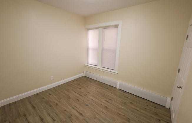 3 beds, 1 bath, 1,100 sqft, $3,418, Unit 1