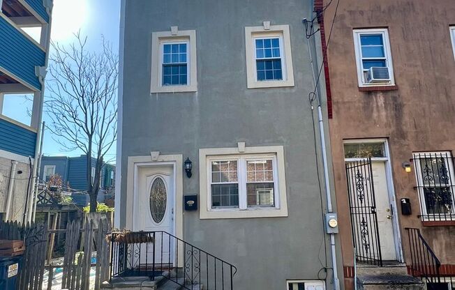 Stunning 2-Bedroom Townhome with Finished Basement in Point Breeze! Available NOW!