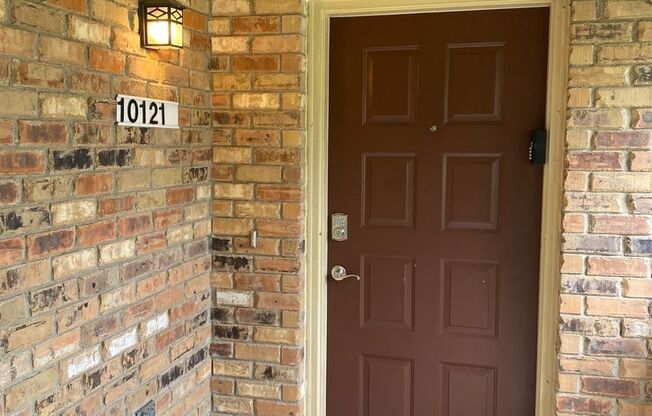 3 bedroom 2.5 bath updated duplex in Frisco!