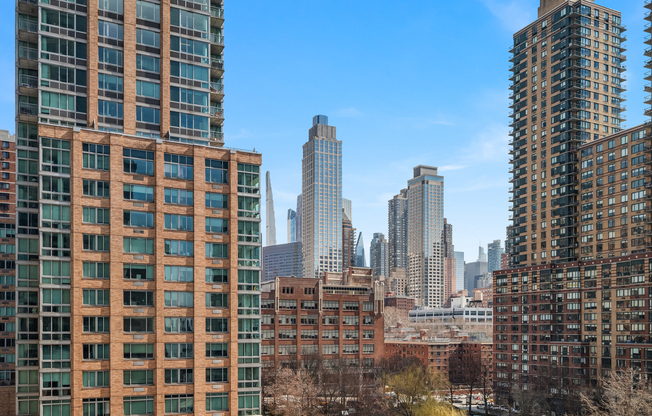 1 bed, 1 bath, 861 sqft, $6,000, Unit 8U