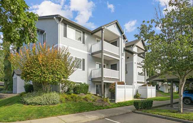 Abbey Rowe in Olympia, WA apartment exteriors