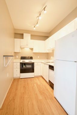 2 beds, 2 baths, 885 sqft, $2,695, Unit 312