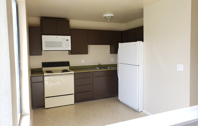 2 beds, 1 bath, 986 sqft, $1,200, Unit 04