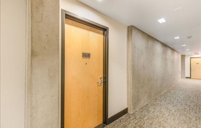 Studio, 1 bath, $2,100