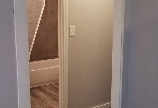 2 beds, 1 bath, $1,300