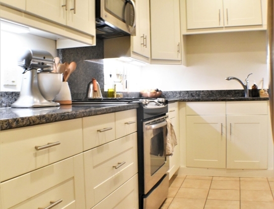 3 beds, 1 bath, $4,675, Unit 1