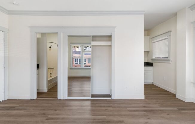 Studio, 1 bath, 354 sqft, $1,495, Unit 201